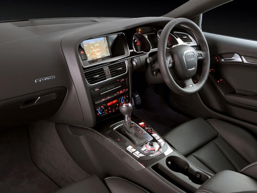 Торпедо Audi RS5 Coupe 2010 года  (ZA) (фото 3 из 12)